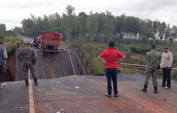 Puente en Tacuatí, San Pedro.