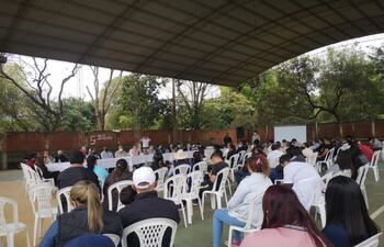 Reunión entre pobladores de Coratei y parlamentarios de Misiones.