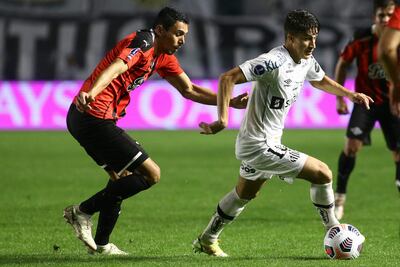 Santos derrotó a Libertad en el Vila Belmiro.