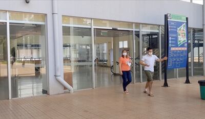 Los familiares de asegurados del IPS  deben comprar insumos y medicamentos para ser atendidos.