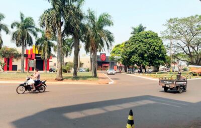 Fotografías que circulan por las redes sociales muestran cómo fueron quitados los neumáticos que obstaculizaban la circulación,  dejando libre el tránsito en ambos lados de la línea fronteriza.