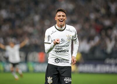 Gustavo Mantuan celebra su gol, el segundo para Corinthians ante Juventude.