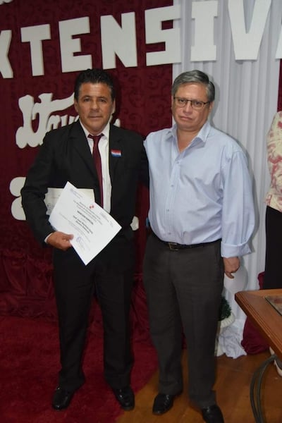 Édgar Rafael Monges Leguizamón (derecha, 53 años), presidente del 12 de Octubre de Itauguá.