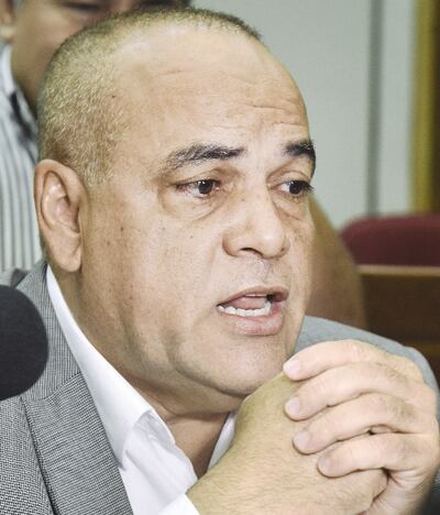 Al diputado Basilio Núñez (ANR, HC) le molestó que Efraín Alegre haya hecho cambiar de opinión al concejal Wagner.