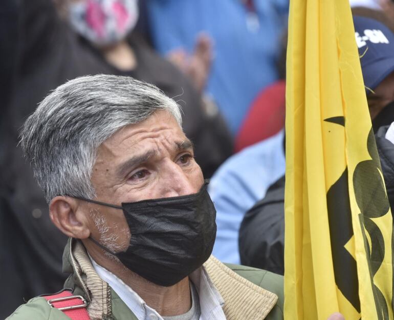 Trabajadores en ejercicio y hasta jubilados participan de las protestas.