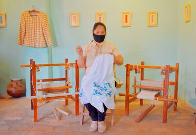 El 90% de la población de Yataity se dedica al trabajo de bordado del ao po’i, transmitido de generación en generación.