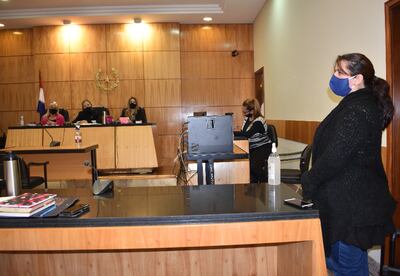 Lilian Díaz Benegas, en el momento que recusa por tercera vez al Tribunal de Sentencia de Cordillera, donde es juzgada.