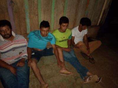 Parte del grupo de extorsionadores que cayó en Capitán Bado.