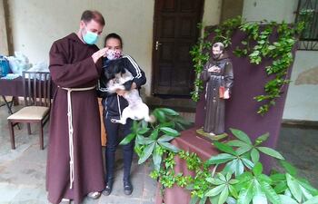 La bendición de mascotas se realiza este sábado en el convento capuchino de Ciudad del Este.