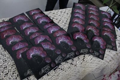 Cantos de la muerte, libro de poesías breves.