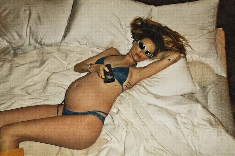 Behati Prinsloo mostrando su pancita en sus últimas semanas de embarazo. (Instagram/Behati Prinsloo Levine)