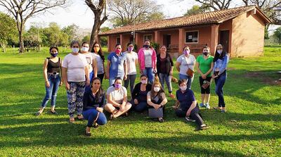 Las mujeres que integran la organización Santa Úrsula de Mujeres del distrito de 3 de Mayo del departamento de Caazapá están preocupadas por la falta de educación sanitaria en pandemia. (Foto Gentileza)