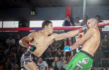 Ángel Bogado, luchador herido de bala (izquierda). (gentileza).