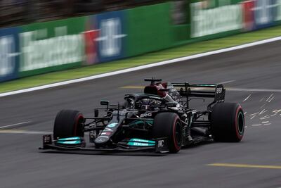 El británico Lewis Hamilton de Mercedes logró el mejor tiempo en la clasificación del Gran Premio de Fórmula 1 de Brasil, en el Autódromo José Carlos Pace en Sao Paulo (Brasil).