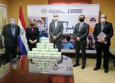 En la entrega participaron el gerente general de Lasca, Osvaldo Formento, la presidenta, Marilyn Scavone, el ministro de Salud, Dr. Julio Mazzoleni, el vicepresidente, Dr. Vicente Scavone, y el gerente de marketing, Luis Ávila.