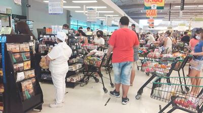 Los comercios lamentan que el MIC finalmente no haya establecido el rango de precios de las bolsas de polietileno reutilizables que desde julio tendrían que haber estado a la venta al público.