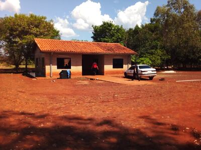 Los delincuentes volvieron a estacionar el auto de la víctima en el mismo lugar.
