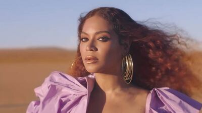 Beyoncé en el vídeo oficial de la canción "Spirit".