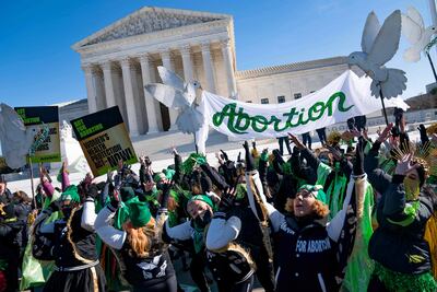 Manifestantes a favor del aborto legal protestan en Washington.