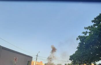 Reportan principio de incendio en la churrasquería Paulista Grill.