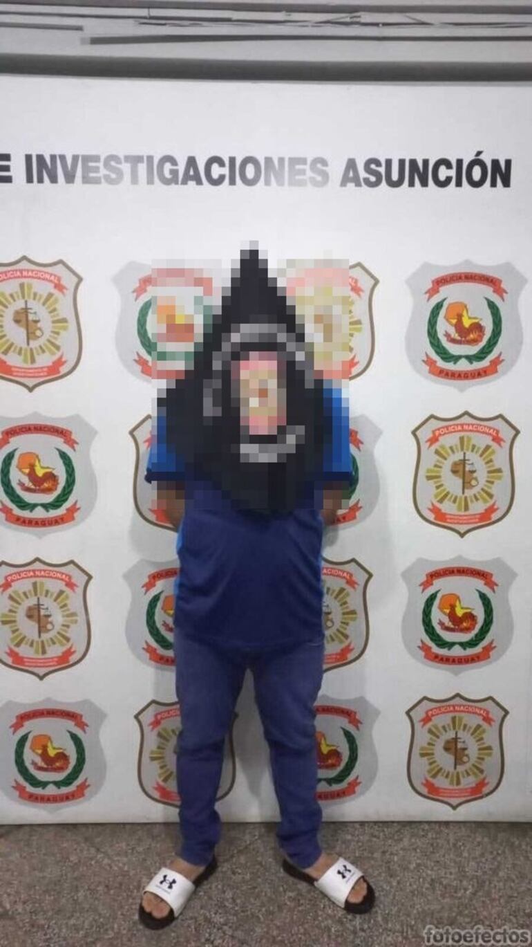 El hombre detenido contaba con 12 órdenes de captura, 10 de las cuales eran por estafa.