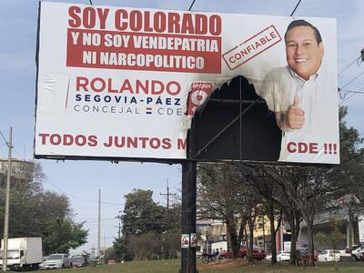 Cartel de candidato colorado de Ciudad del Este que hace alusión al diputado procesado Ulises Quintana.