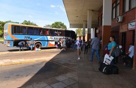 Este sábado se registró poco movimiento de pasajeros en la Terminal de Ómnibus de Ciudad del Este.