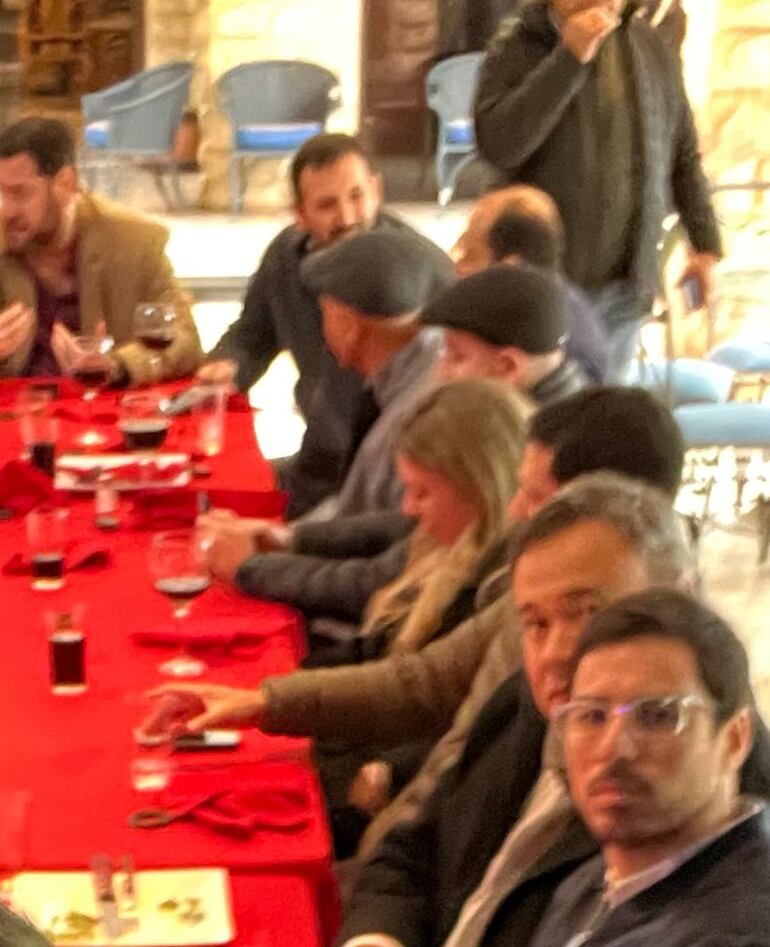 Varios concejales opositores en la foto: Álvarao Grau, Humberto Blasco, Paulina Serrano, entre otros. 