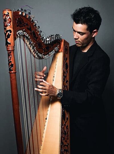 Lucas Zaracho, arpista pilarense, es el organizador de este festival internacional online.