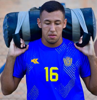 Estivel Iván Moreira Benítez (21 años), mediocampista auriazul.