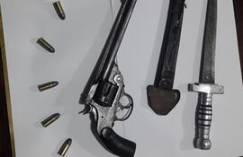 Armas encontradas en poder de Eutacio Rojas Barrios, de 62 años.