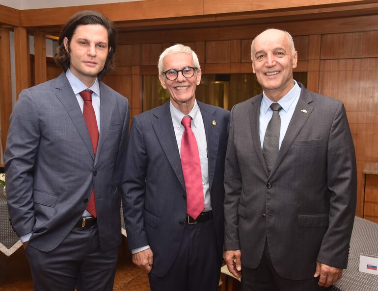 José María Manzoni, Daniel Nasta y Alex Hammoud.