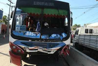 El bus de la Línea 58 perdió los frenos, sobre la ruta Mariscal Estigarribia.