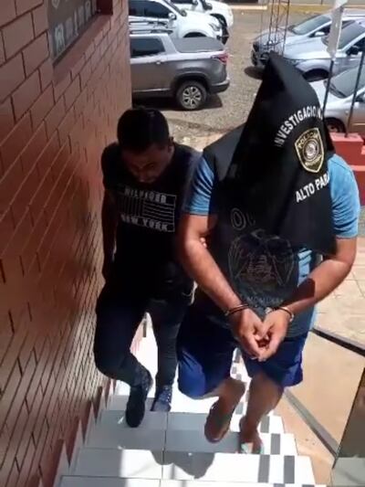 El guardia de seguridad fue detenido por la policía luego de haber caído en contradicciones y encontrarse en su poder el celular que supuestamente se le había robado.