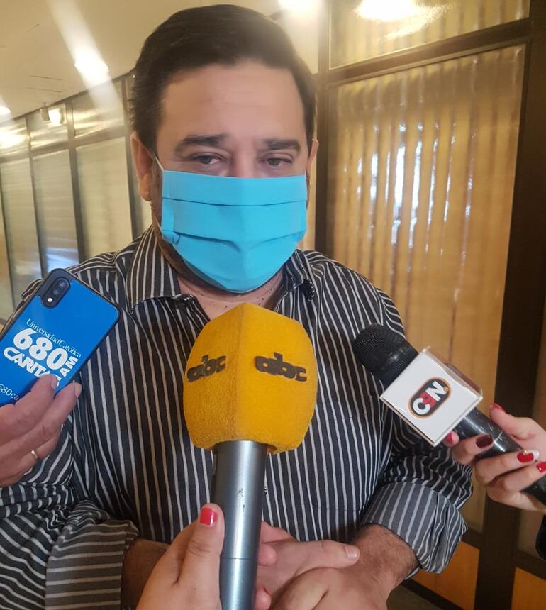 Enrique Salyn Buzarquis, senador del PLRA.