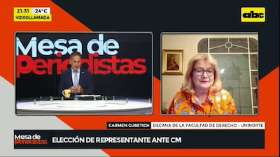 Carmen Gubetich de Cattoni, decana de la Uninorte, durante el programa Mesa de Periodistas.