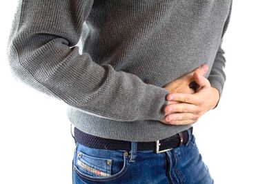 Se debe trabajar tres pilares básicos:    el plan de alimentación,  la medicación (a cargo del médico) y el    cambio de hábitos de vida. .