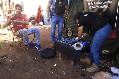 Un detenido en el allanamiento de la Senad que desbarató un local de expendio de drogas en Luque.