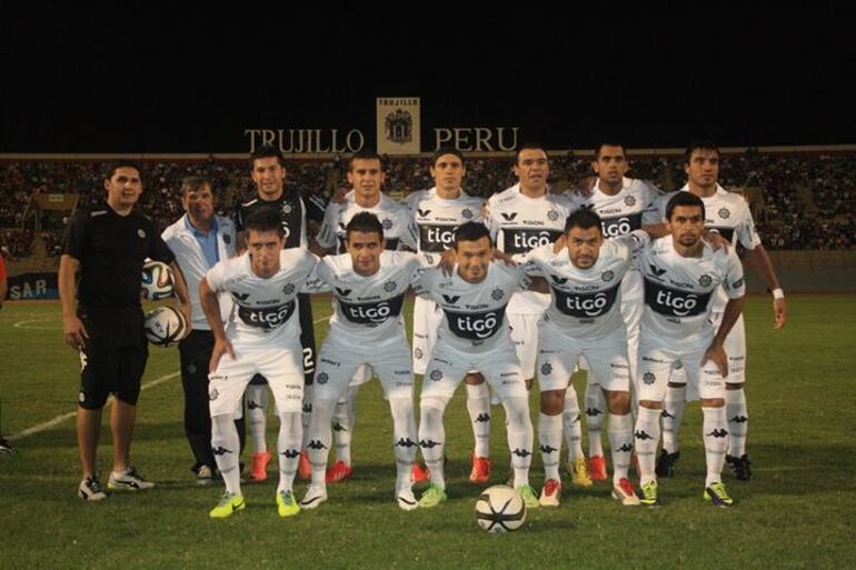 Olimpia enfrentó a Universidad César Vallejo, en Trujillo, Perú, durante un amistoso en 2014.