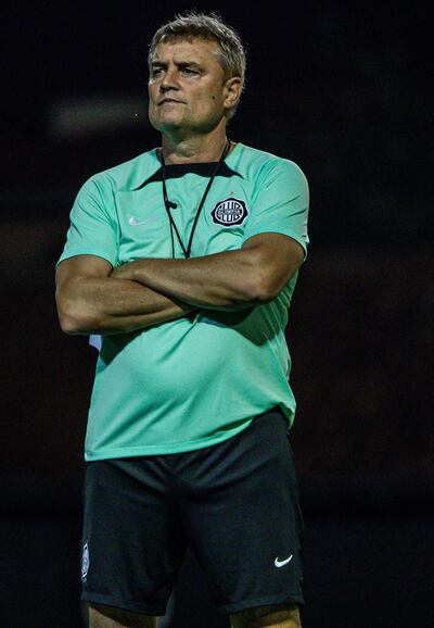 El crédito de Diego Vicente Aguirre Camblor (57) en el instituto franjeado se va acabando. Lo sostiene la Copa.