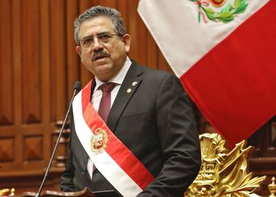 El jefe del Congreso peruano, Manuel Merino, juró ayer como nuevo presidente de Perú en medio de una crisis política y social.