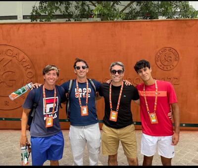 Martín Antonio Vergara, Francisco Carvallo, Ramón Delgado y Daniel Vallejo, en París.