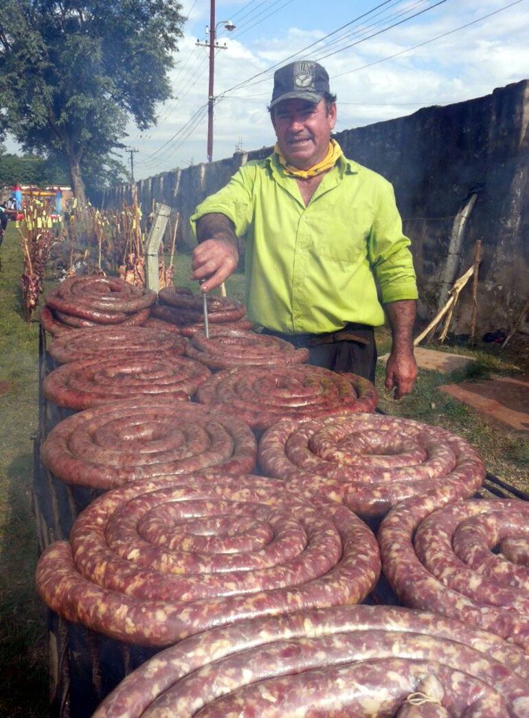 La visita a la capital de Misiones siempre será incompleta si no consume el chorizo sanjuanino. Hoy los locales gastronómicos ofrecen este manjar.