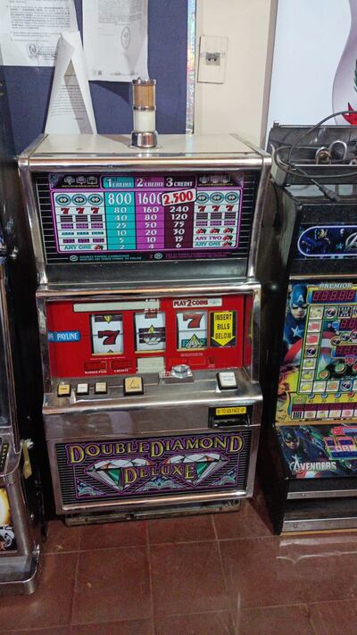 La Policía recuperó tres máquinas "tragamonedas" hurtadas de un local comercial en San Lorenzo.