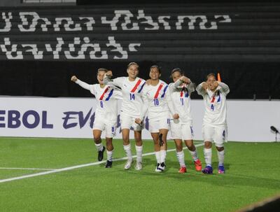 La selección paraguaya de fútbol femenino Sub 17 busca clasificar al Mundial de India.