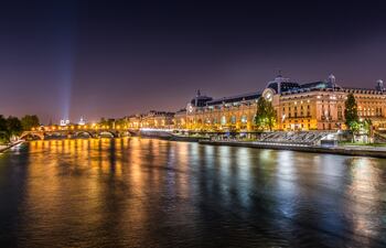 Vista del museo de Orsay desde el río Sena.