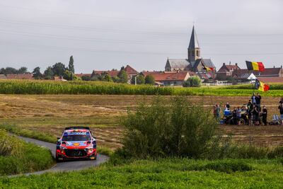 Thierry Neuville, con el Hyundai i20 Coupe WRC, es el líder del Rally Ypres de Bélgica (EFE).