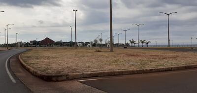 El paso de la zona verde de la Costanera de Encarnación agoniza ante la falta de lluvias.