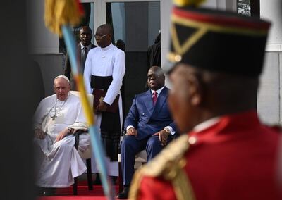 -FOTODELDÍA- KINSASA, 31/01/2023.- El papa Francisco junto al presidente congoleño, Felix Tshisekedi, durante la ceremonia de bienvenida en el Palacio de la Nación, este martes en Kinsasa. El papa Francisco llegó a la capital congoleña para empezar unas jornadas apostólicas entre el 31 de enero y el 3 de febrero. Posteriormente viajará a Sudán del Sur para un peregrinaje ecuménico por la paz del 3 al 5 de febrero. EFE/CIRO FUSCO
