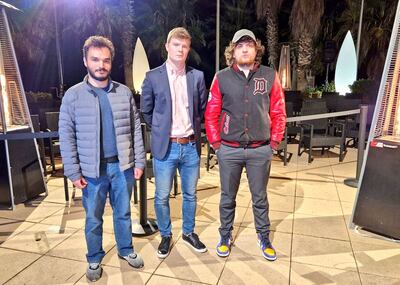 Podio Sitges 2022. El 3° Amin Tbatabaei, el vencedor Kirill Alekseenko y el 2° Hans Niemann (Foto www.sunwaychessfestival)